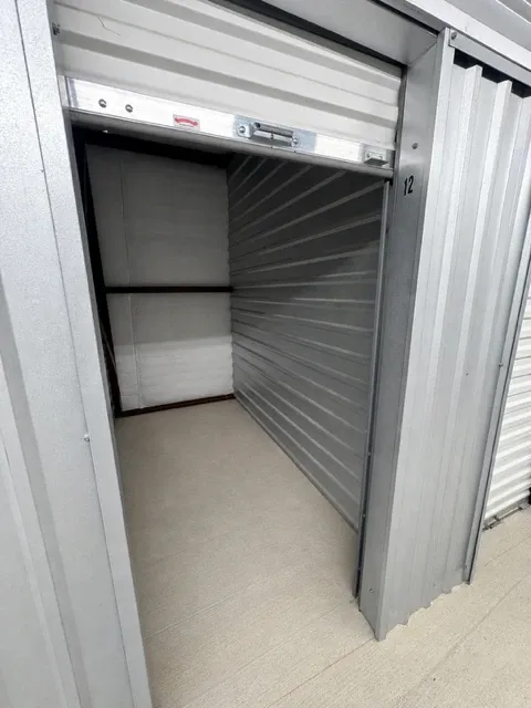 self storage units at box self storage